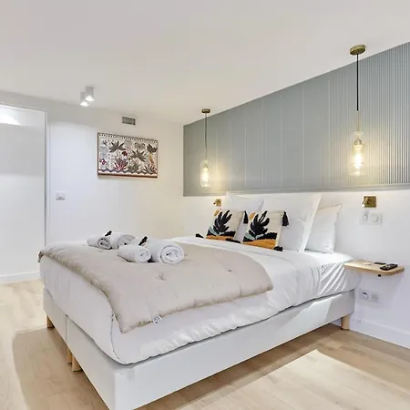 Superb Ac Center Bourse Place