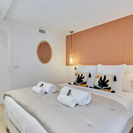 Superb Ac Center Bourse Place Appartement Parijs