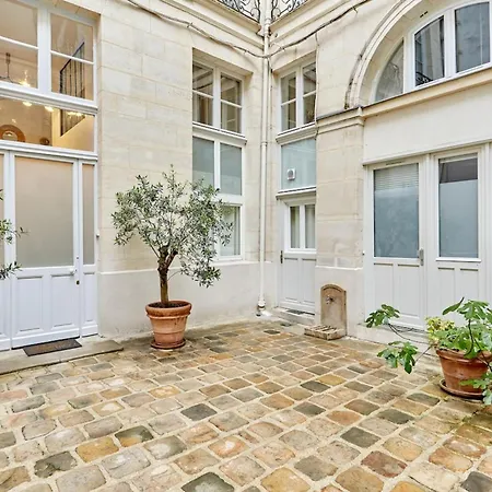 Superb Ac Center Bourse Place