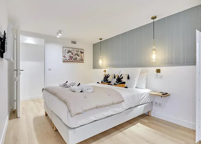 Superb Ac Center Bourse Place