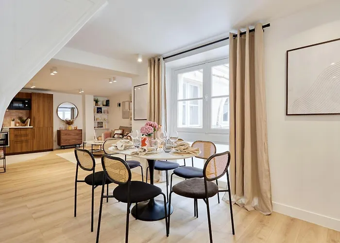 Superb Ac Center Bourse Place Apartment